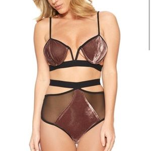 Naked wardrobe black bikini